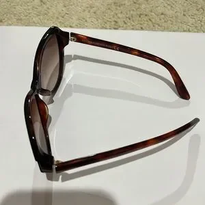 Tom Ford | Accessories | Tom Ford B8 Donna Sunglasses | Poshmark display picture 2